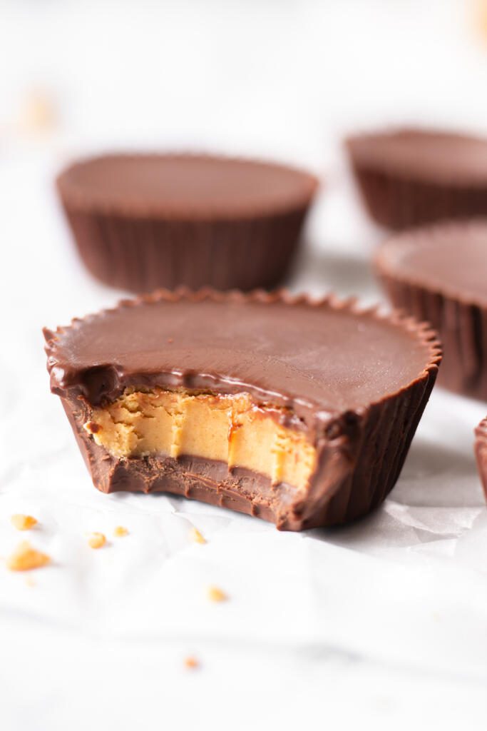 5-ingredient Healthy Peanut Butter Cups